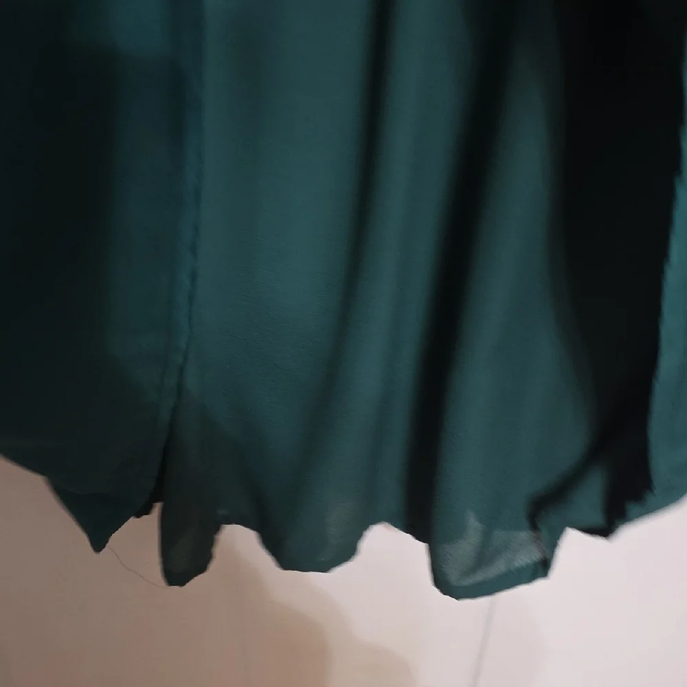 NWOT‎ KORI America Womens Dress Green Ruffly Neck Ties Elastic Lightweight Sz S